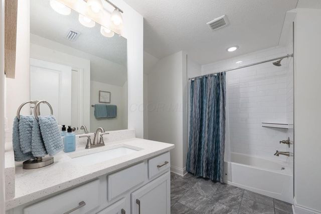 6475 Trinity Knoll Landing, Delaware, OH 43015