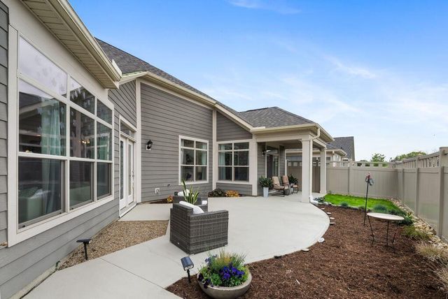 6475 Trinity Knoll Landing, Delaware, OH 43015