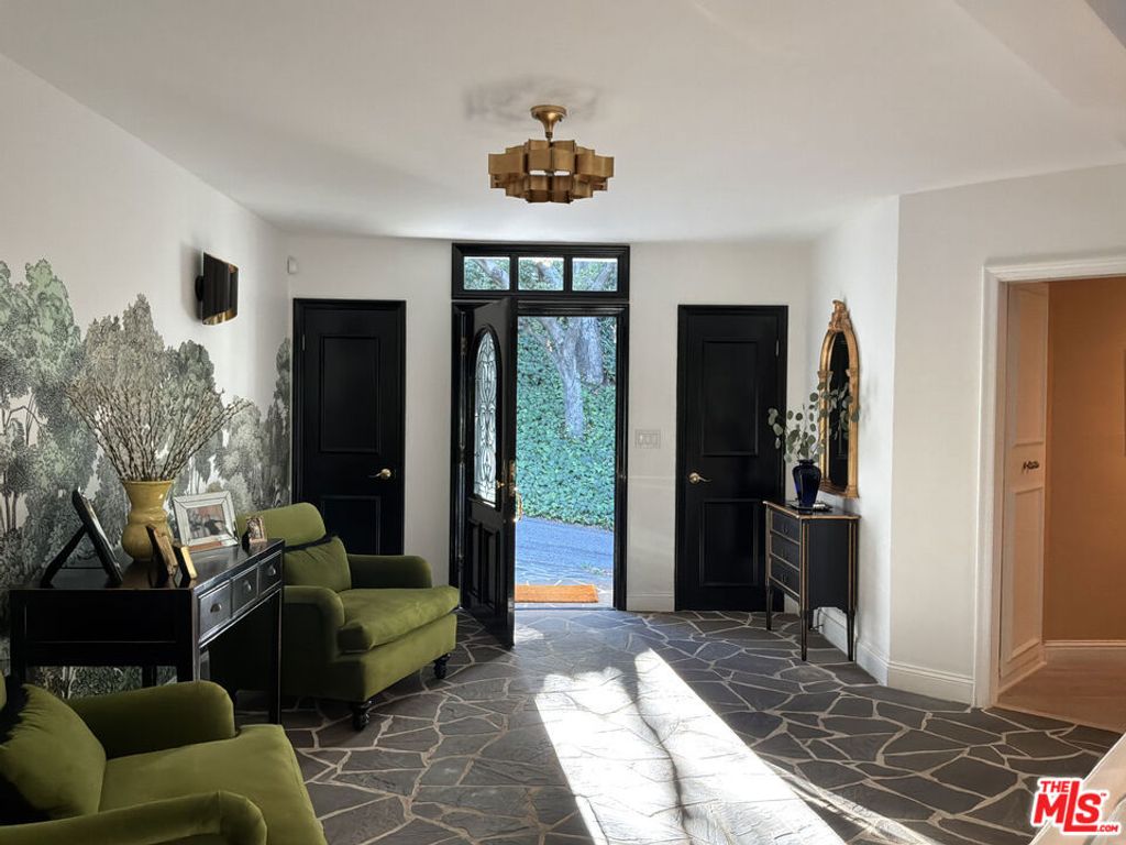 16822 Escalon Drive, Encino, CA 91436 — photo 4