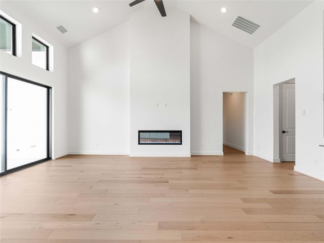 17914 Peachtree Perch Street, Webster, TX 77598