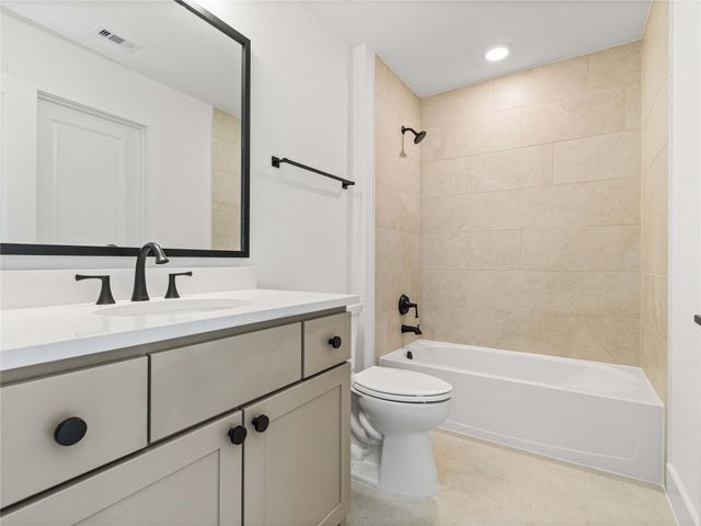17914 Peachtree Perch Street, Webster, TX 77598