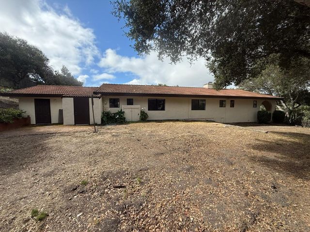 11585 Mccarthy Road, Carmel Valley, CA 93924