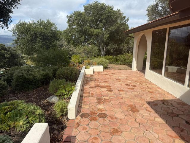 11585 Mccarthy Road, Carmel Valley, CA 93924