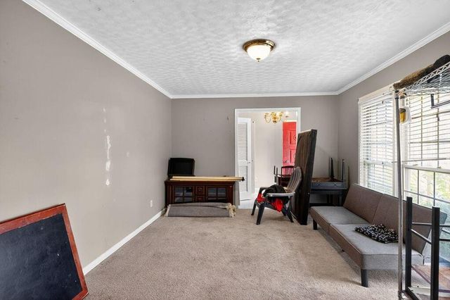 17 West RD, Fayetteville, TN 37334