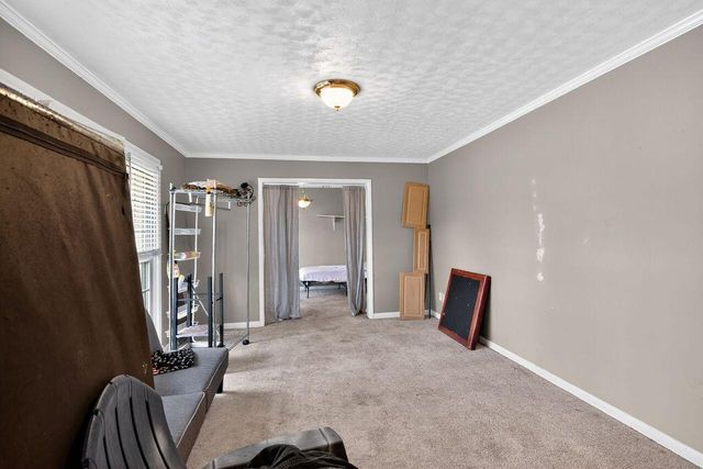 17 West RD, Fayetteville, TN 37334