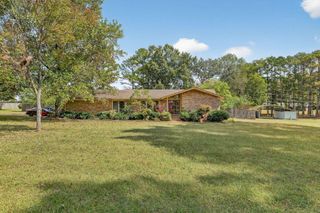 17 West RD, Fayetteville, TN 37334