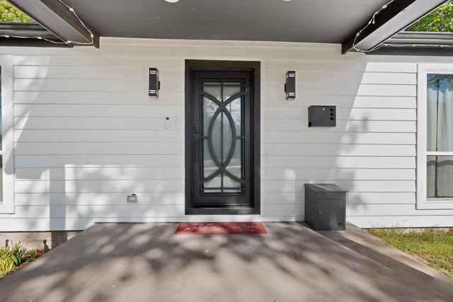 602 N Bagdad Road, Grand Prairie, TX 75050