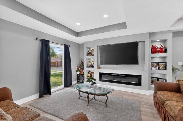 602 N Bagdad Road, Grand Prairie, TX 75050