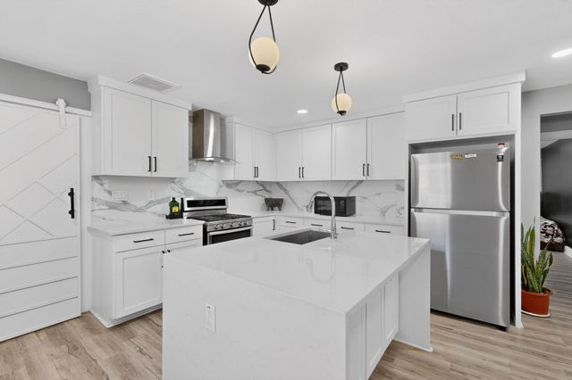 602 N Bagdad Road, Grand Prairie, TX 75050