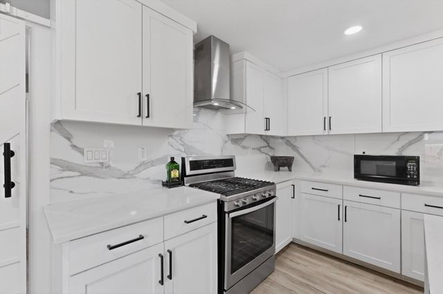 602 N Bagdad Road, Grand Prairie, TX 75050