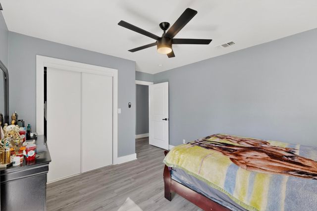 602 N Bagdad Road, Grand Prairie, TX 75050