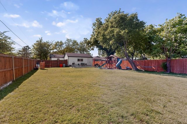 602 N Bagdad Road, Grand Prairie, TX 75050