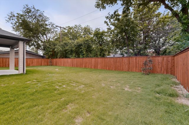 103 N Wisteria Street, Mansfield, TX 76063