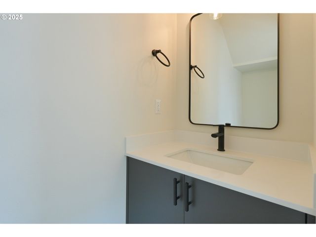 2385 Se 135TH Ave 8, Portland, OR 97233