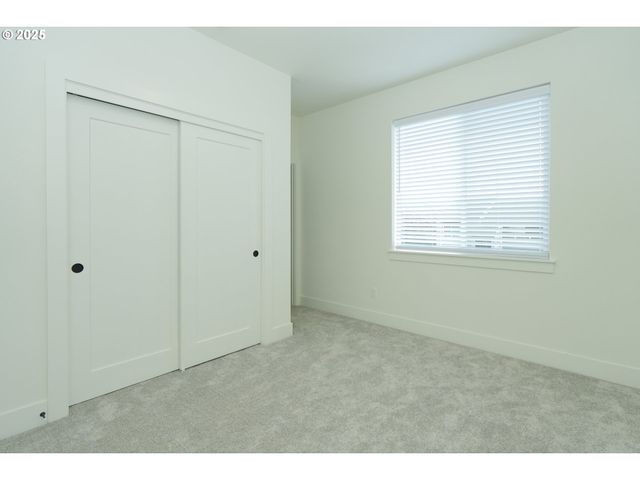 2385 Se 135TH Ave 8, Portland, OR 97233