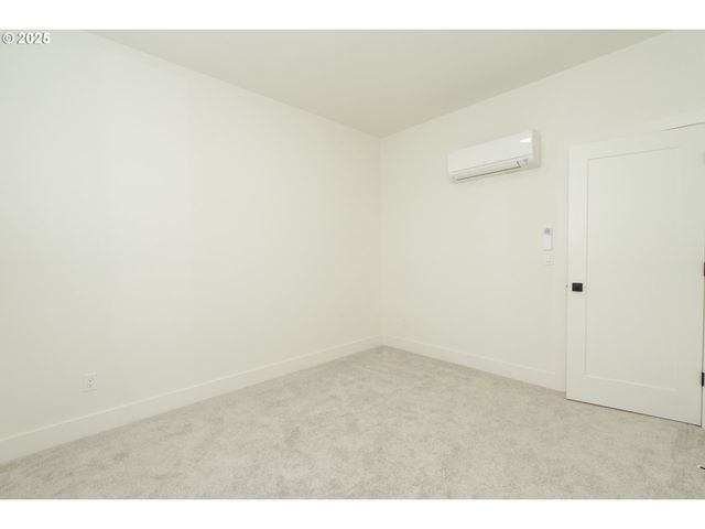 2385 Se 135TH Ave 8, Portland, OR 97233