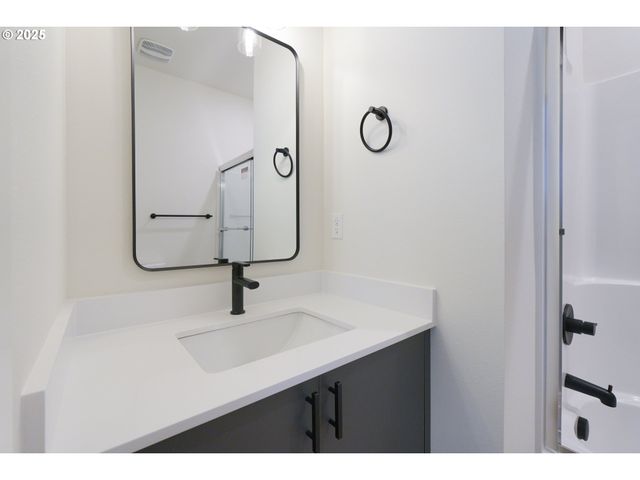 2385 Se 135TH Ave 8, Portland, OR 97233