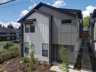 2385 Se 135TH Ave 8, Portland, OR 97233