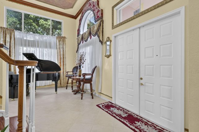 120 ISOLA Circle, Royal Palm Beach, FL 33411
