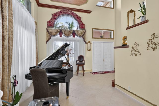 120 ISOLA Circle, Royal Palm Beach, FL 33411