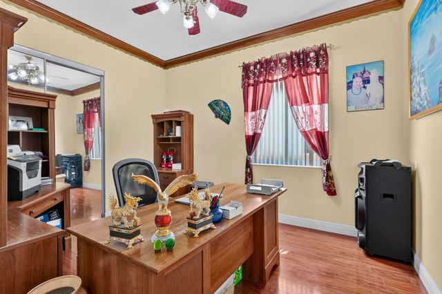 120 ISOLA Circle, Royal Palm Beach, FL 33411