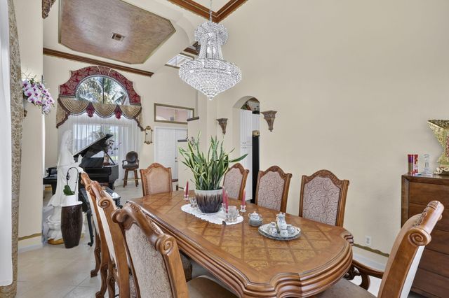 120 ISOLA Circle, Royal Palm Beach, FL 33411