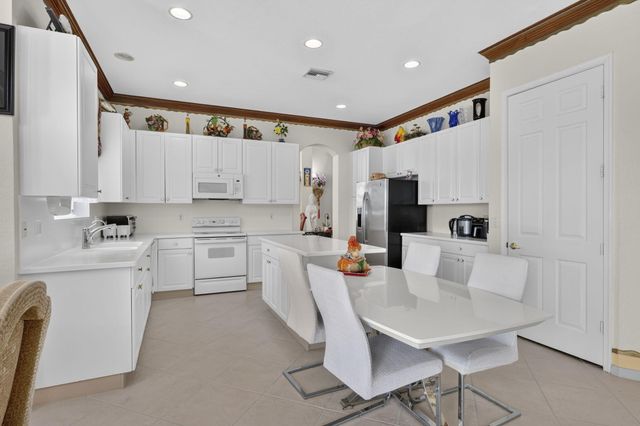120 ISOLA Circle, Royal Palm Beach, FL 33411