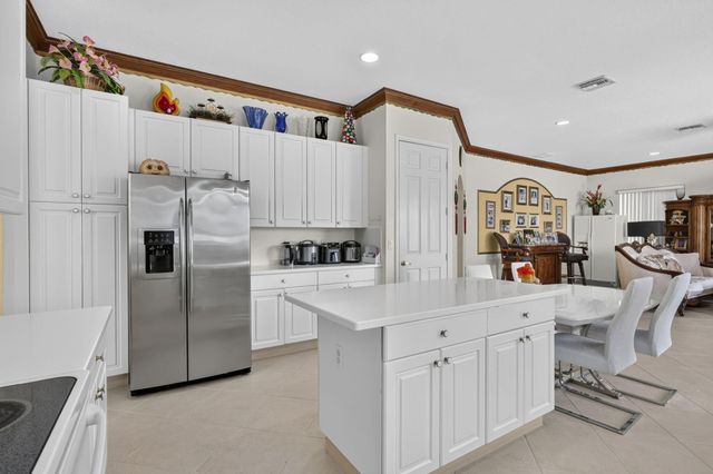120 ISOLA Circle, Royal Palm Beach, FL 33411