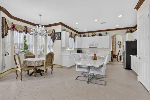 120 ISOLA Circle, Royal Palm Beach, FL 33411
