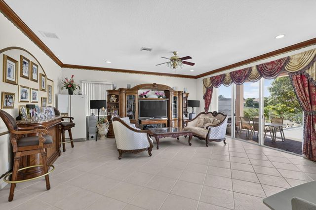120 ISOLA Circle, Royal Palm Beach, FL 33411