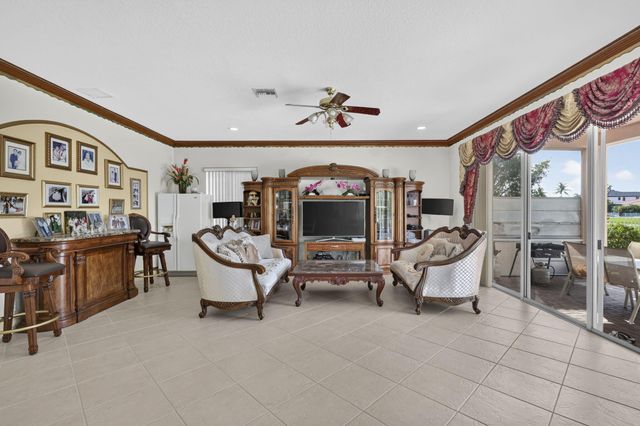 120 ISOLA Circle, Royal Palm Beach, FL 33411