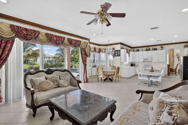 120 ISOLA Circle, Royal Palm Beach, FL 33411