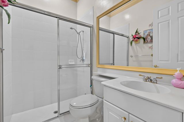 120 ISOLA Circle, Royal Palm Beach, FL 33411