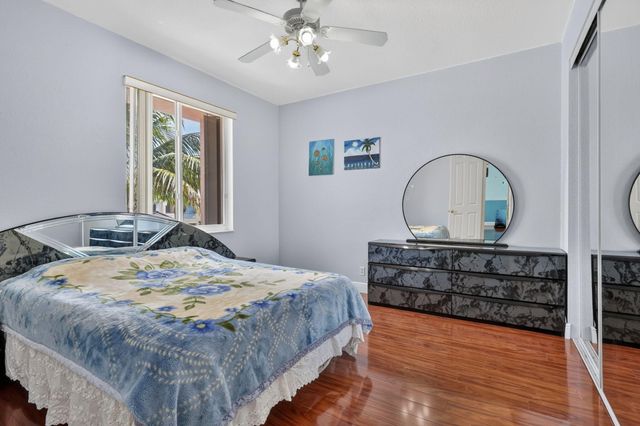 120 ISOLA Circle, Royal Palm Beach, FL 33411