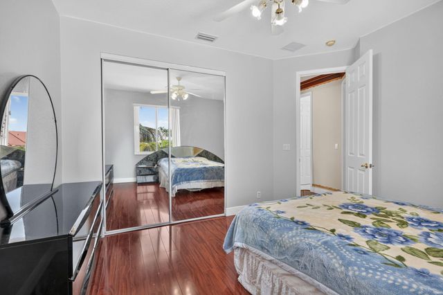 120 ISOLA Circle, Royal Palm Beach, FL 33411