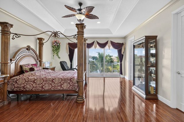 120 ISOLA Circle, Royal Palm Beach, FL 33411