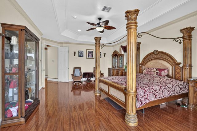 120 ISOLA Circle, Royal Palm Beach, FL 33411