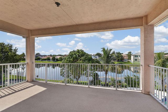 120 ISOLA Circle, Royal Palm Beach, FL 33411