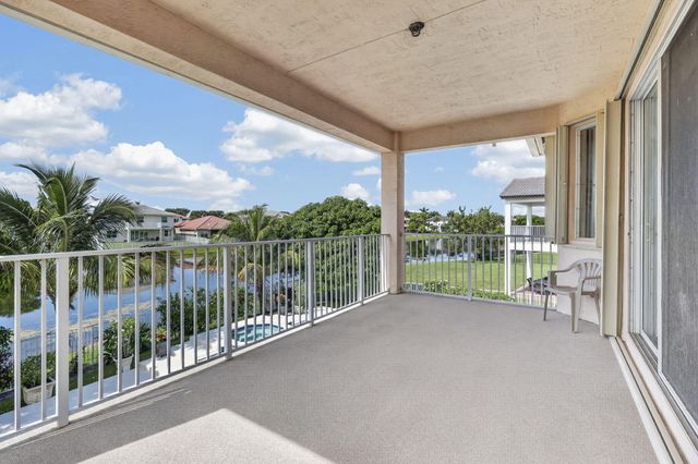 120 ISOLA Circle, Royal Palm Beach, FL 33411