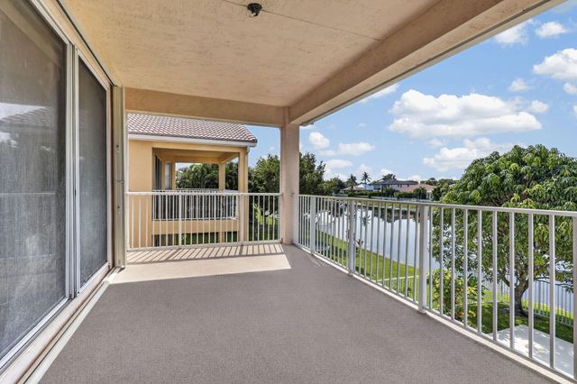 120 ISOLA Circle, Royal Palm Beach, FL 33411