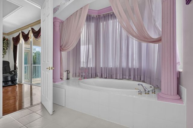 120 ISOLA Circle, Royal Palm Beach, FL 33411