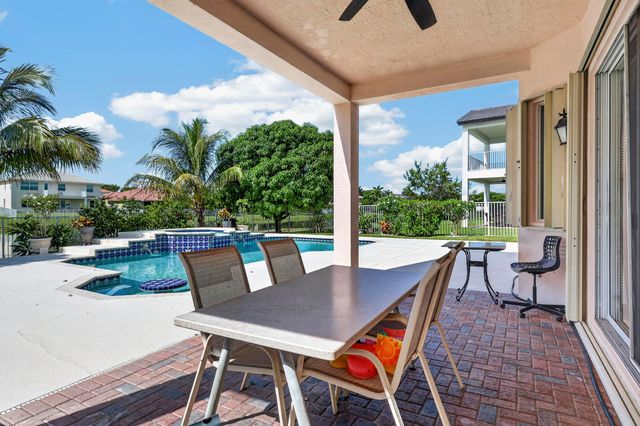 120 ISOLA Circle, Royal Palm Beach, FL 33411
