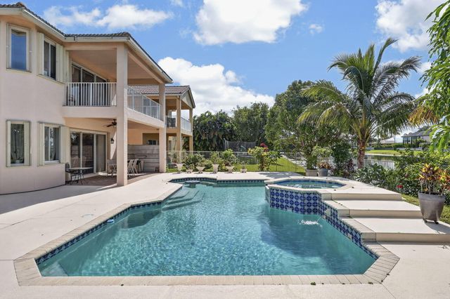 120 ISOLA Circle, Royal Palm Beach, FL 33411