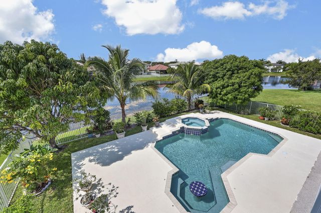 120 ISOLA Circle, Royal Palm Beach, FL 33411