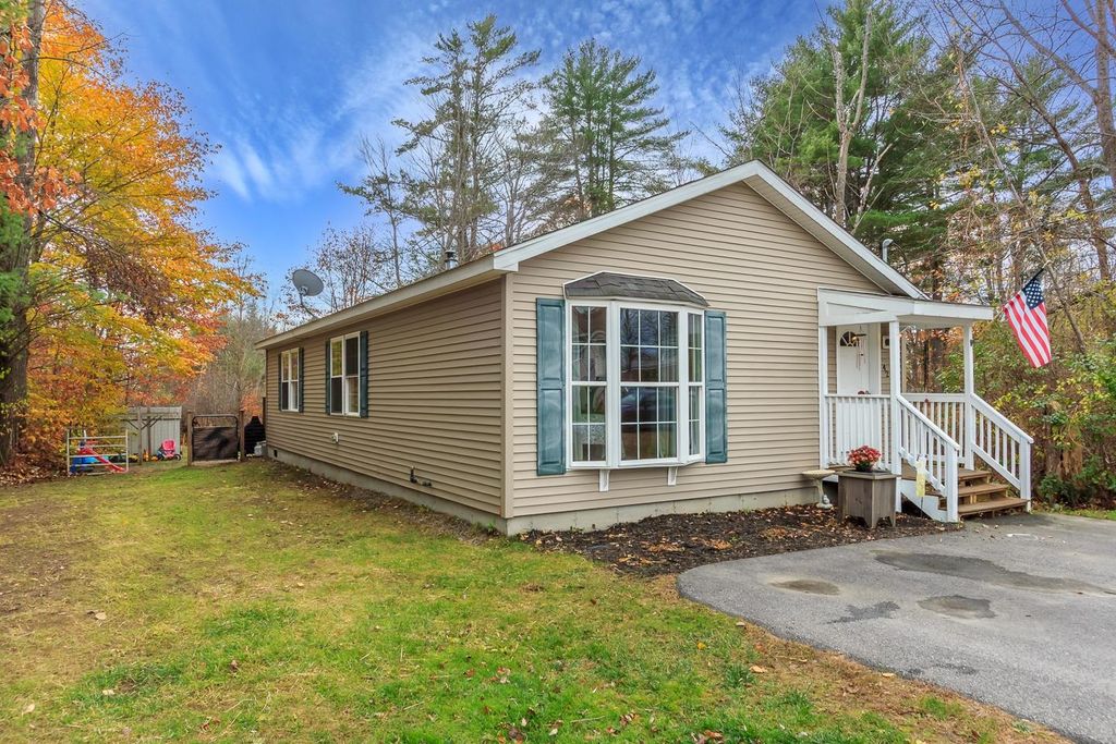 42 Woodrow Avenue, Franklin, NH 03235