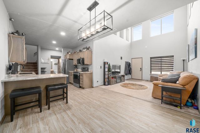 7705 S Townsley Ave Avenue 3, Sioux Falls, SD 57108