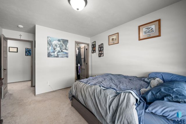 7705 S Townsley Ave Avenue 3, Sioux Falls, SD 57108