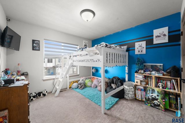 7705 S Townsley Ave Avenue 3, Sioux Falls, SD 57108