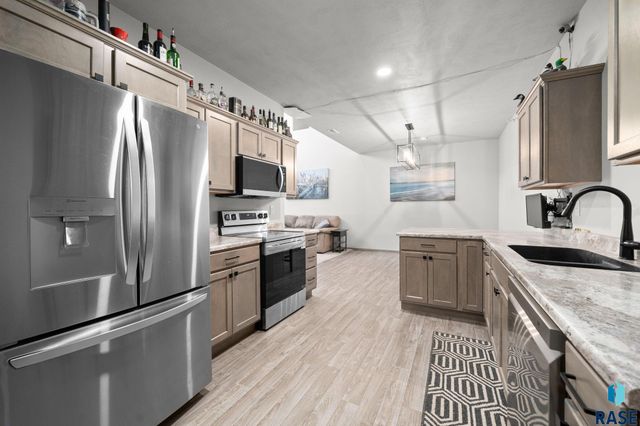 7705 S Townsley Ave Avenue 3, Sioux Falls, SD 57108