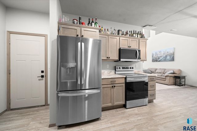 7705 S Townsley Ave Avenue 3, Sioux Falls, SD 57108